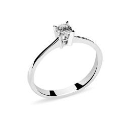 Beautiful 18 k White Gold Engagement Ring with Natural Round Diamond